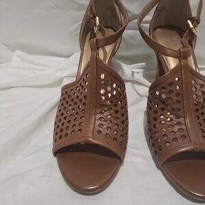 Chic Brown Leather Sandals